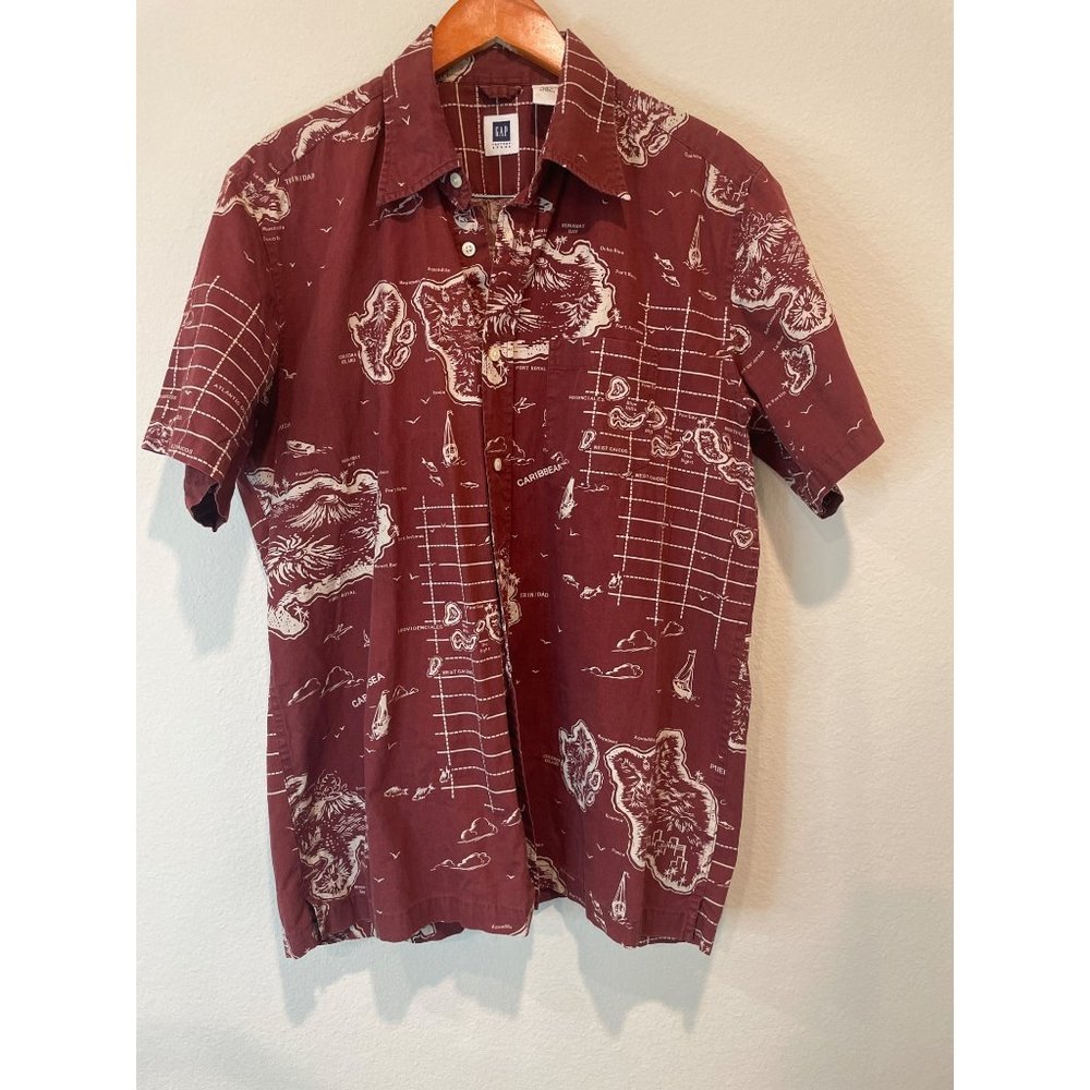 Gap Men's Maroon Map Print Button Down